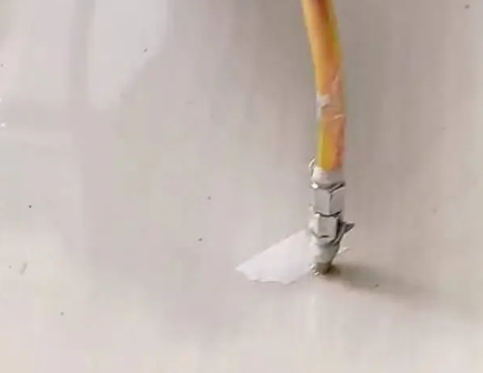 海口市瓷砖空鼓维修公司专业解答在瓷砖铺贴过程中，如果使用的砂料过粗（如全部使用了粗砂），可能会导致以下问题